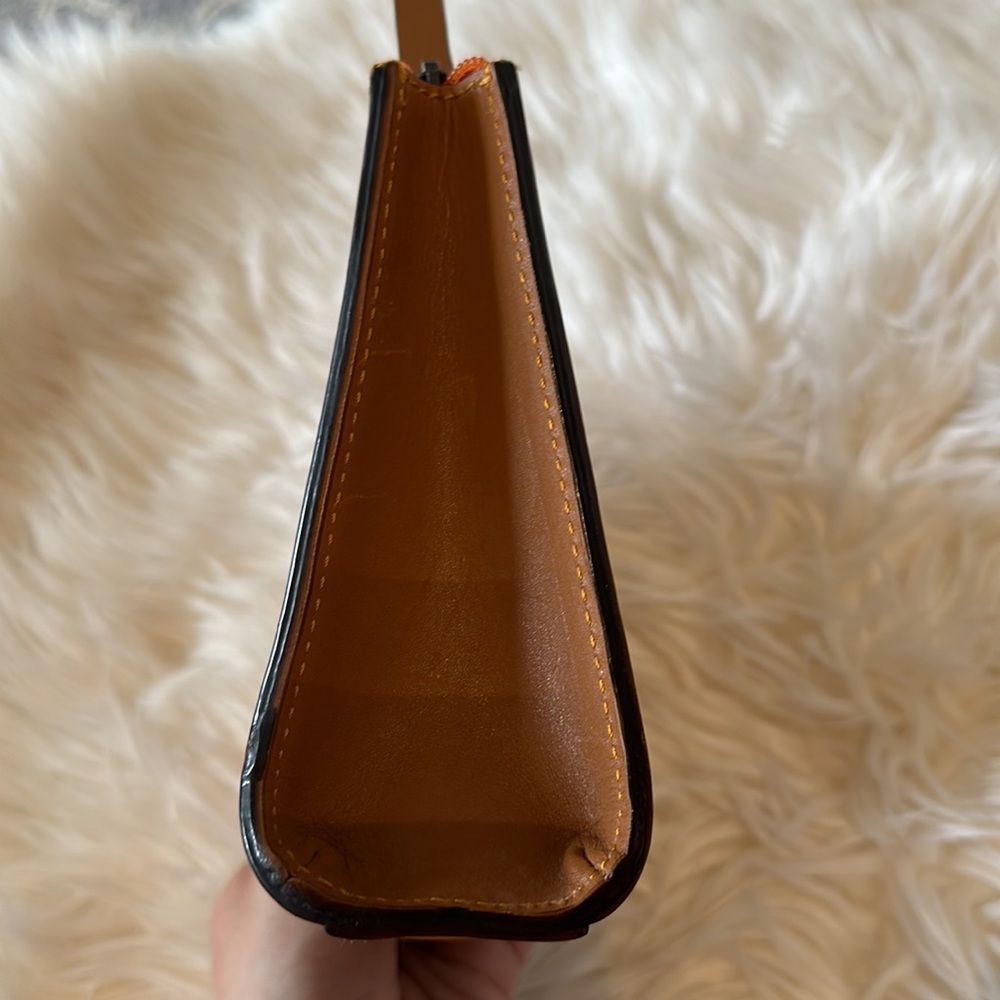 π IIIbeca Tribeca by Joy Gryson Tan Brown leather Toiletry zipper pouch - Picture 5 of 7
